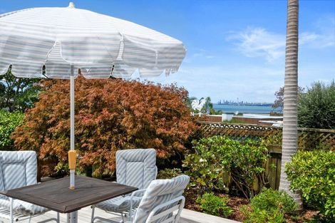 Photo of property in 33 Renoir Street, West Harbour, Auckland, 0618