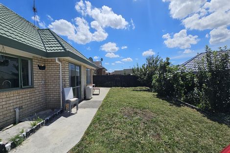 Photo of property in 28 Robert Ross Place, Clendon Park, Auckland, 2103