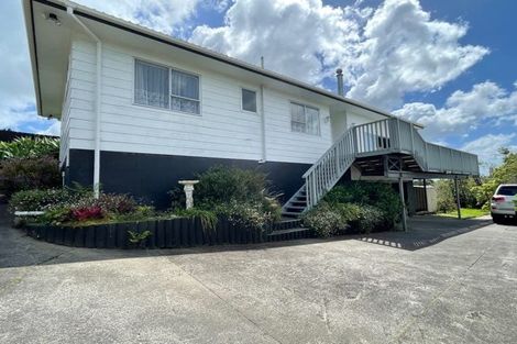 Photo of property in 17 Sumich Place, West Harbour, Auckland, 0618