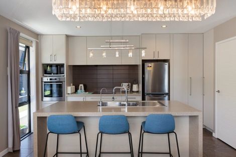 Photo of property in 135 Ballintoy Park Drive, Welcome Bay, Tauranga, 3175