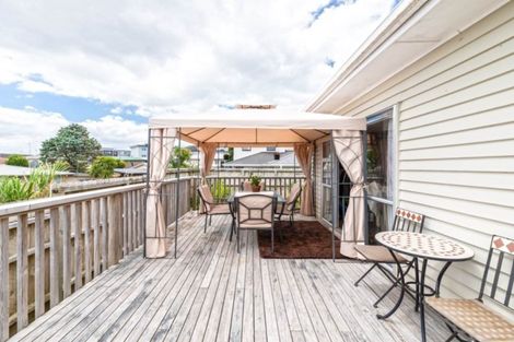 Photo of property in 5b Sheehan Road, Te Atatu South, Auckland, 0610