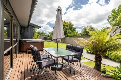 Photo of property in 22 Valerie Street, Clive, 4102