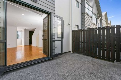 Photo of property in Fern Gardens, 30/51 Ireland Road, Mount Wellington, Auckland, 1060