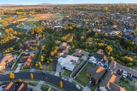 Photo of property in 172 Saint James Drive, Huntington, Hamilton, 3210