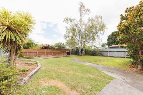Photo of property in 10 Chester Crescent, West End, Palmerston North, 4410