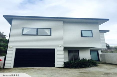 Photo of property in 19 Wantwood Grove, Churton Park, Wellington, 6037