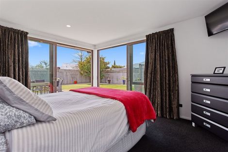 Photo of property in 60 Oakwood Drive, Rangiora, 7400