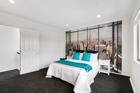 Photo of property in 6 Canonbie Place, East Tamaki Heights, Auckland, 2016