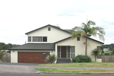 Photo of property in 19 Stephanie Close, Glenfield, Auckland, 0629