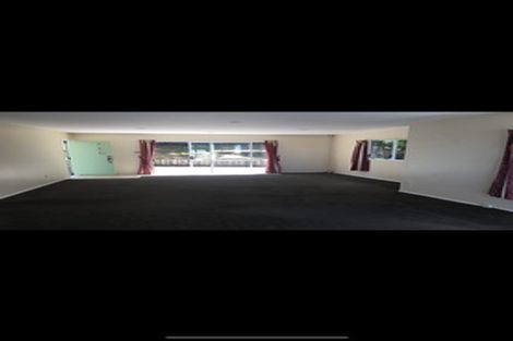 Photo of property in 1/4 Girrahween Drive, Totara Vale, Auckland, 0629