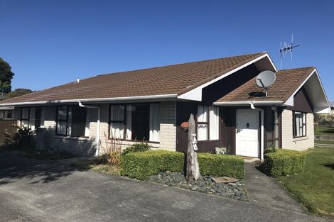 Photo of property in 2/8 Tamatea Road, Taupo, 3330
