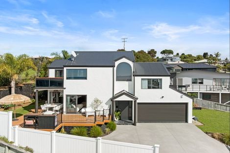 Photo of property in 107 Pacific View Drive, Whangamata, 3620