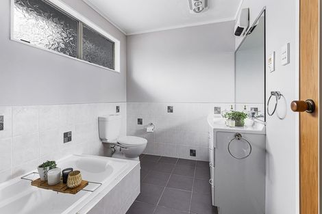 Photo of property in 28a Whanake Street, Titahi Bay, Porirua, 5022