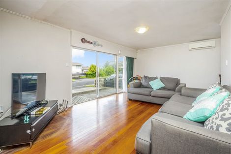 Photo of property in 12 Cargill Street, Papakura, 2110