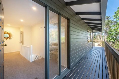 Photo of property in 32 Rosecamp Road, Beach Haven, Auckland, 0626