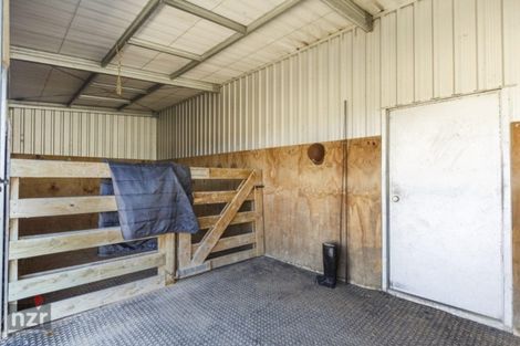 Photo of property in 75 Spur Road West, Colyton, Feilding, 4775