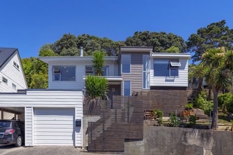 Photo of property in 77 Spencer Street, Crofton Downs, Wellington, 6035