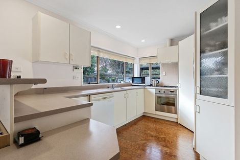 Photo of property in 47 Waiwherowhero Drive, St Andrews, Hamilton, 3200