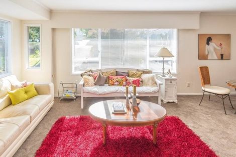 Photo of property in 2/27 Parkhill Road, Mellons Bay, Auckland, 2014