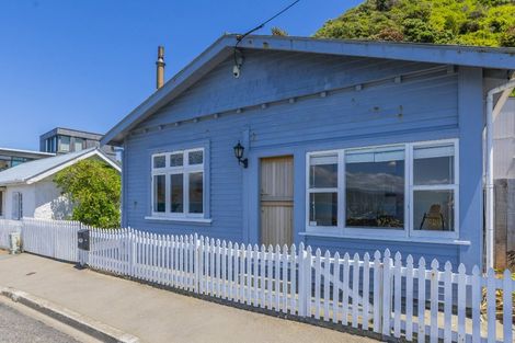 Photo of property in 170 Breaker Bay Road, Breaker Bay, Wellington, 6022