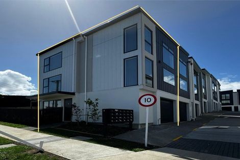 Photo of property in 1 Pukakaho Lane, Papatoetoe, Auckland, 2025