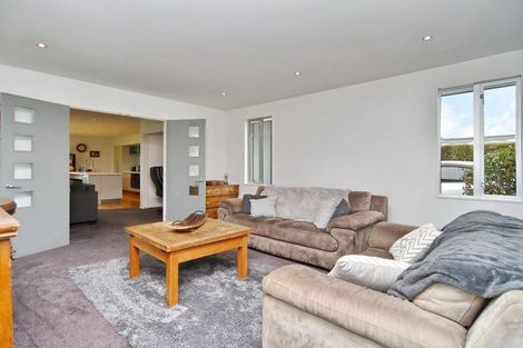 Photo of property in 9 Springside Place, Redwood, Christchurch, 8051