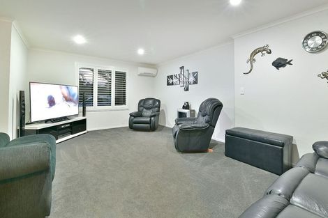 Photo of property in 6 Coral Court, Gulf Harbour, Whangaparaoa, 0930