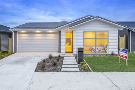 Photo of property in 10 Gum Spear Road, Takanini, 2112