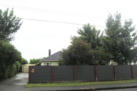 Photo of property in 15 Coopers Road, Dallington, Christchurch, 8061