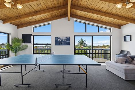 Photo of property in 57 John Dee Crescent, Red Beach, 0932