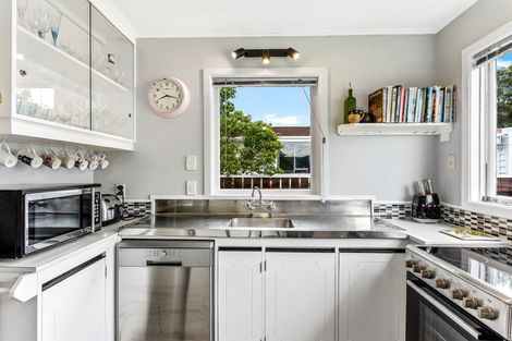 Photo of property in 1 Ruapae Grove, Trentham, Upper Hutt, 5018