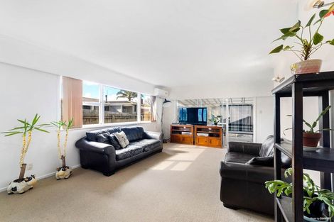 Photo of property in 201 Don Buck Road, Massey, Auckland, 0614