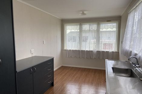 Photo of property in 2 Takahe Street, Frankton, Hamilton, 3204