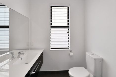 Photo of property in 2/20 Trent Street, Island Bay, Wellington, 6023