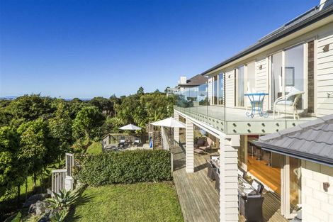 Photo of property in 121 Wade River Road, Stanmore Bay, Whangaparaoa, 0932