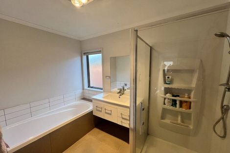 Photo of property in 83 Fields Parade, Oteha, Auckland, 0632