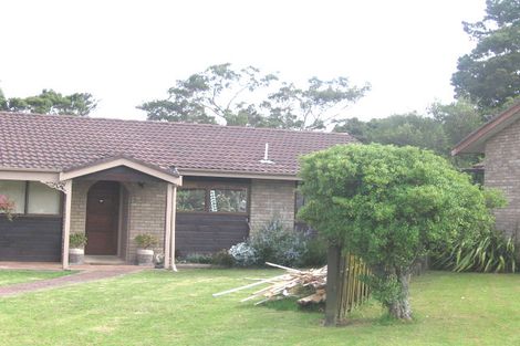 Photo of property in 1/16 Clare Place, Glenfield, Auckland, 0629