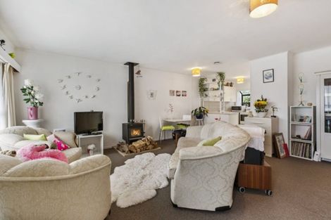 Photo of property in 2/7 Don Street, Papakura, 2110