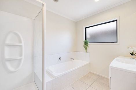 Photo of property in 16/100 Millers Road, Brookfield, Tauranga, 3110