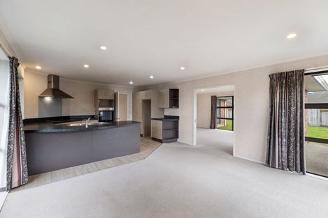 Photo of property in 8 Geneva Terrace, Kelvin Grove, Palmerston North, 4414