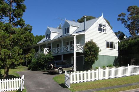 Photo of property in 77 Langana Avenue, Browns Bay, Auckland, 0630