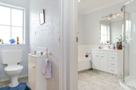 Photo of property in 227 Tudor Avenue, Mayfair, Hastings, 4122