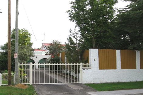 Photo of property in 27 Lowtherhurst Road, Massey, Auckland, 0614