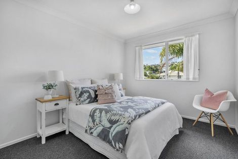 Photo of property in 43 Donald Street, Stanmore Bay, Whangaparaoa, 0932