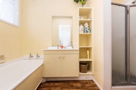 Photo of property in 8 Yeoman Place, Howick, Auckland, 2014