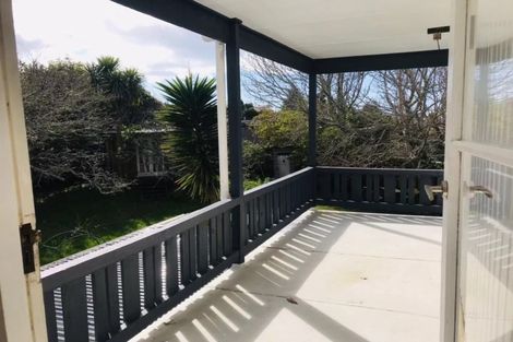 Photo of property in 12 Channel View Road, Campbells Bay, Auckland, 0630