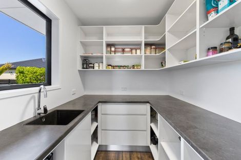 Photo of property in 5 Augusta Grove, Waiwhakaiho, New Plymouth, 4312
