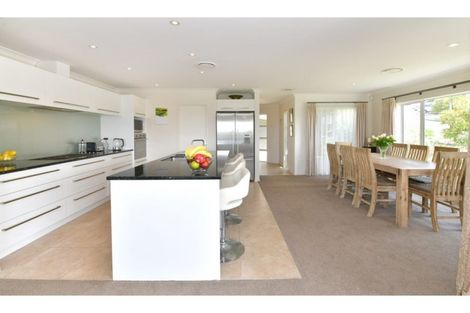 Photo of property in 33 Savoy Road, Orewa, 0931