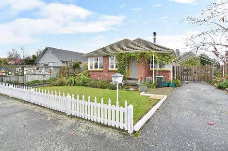 Photo of property in 17 Uxbridge Street, Northcote, Christchurch, 8052