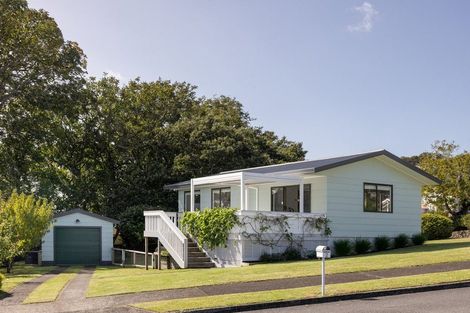 Photo of property in 2 Walnut Grove, Omokoroa, 3114